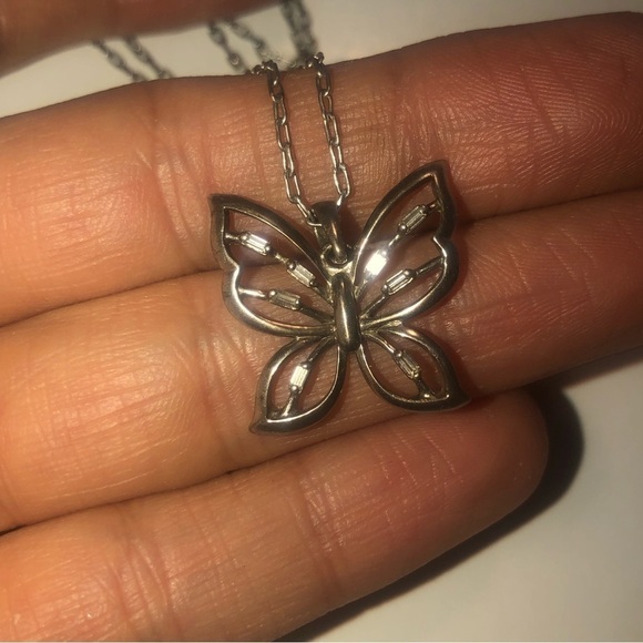 Vtg Sterling Silver Butterfly CZ Stone Pendant w Sterling Chain 18” & .8” - Picture 4 of 6